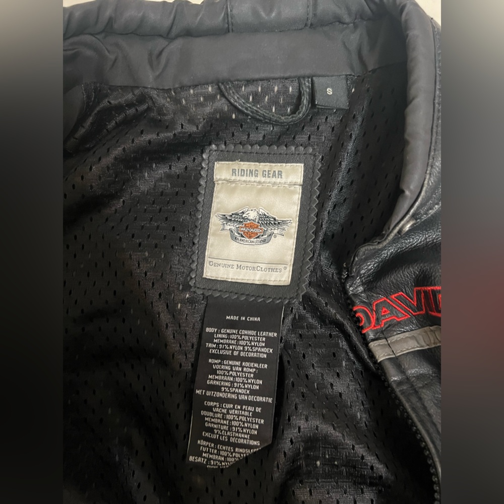 Leather jacket - Picture 2 of 3